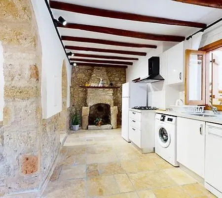 Templos Homes * كيرينيا