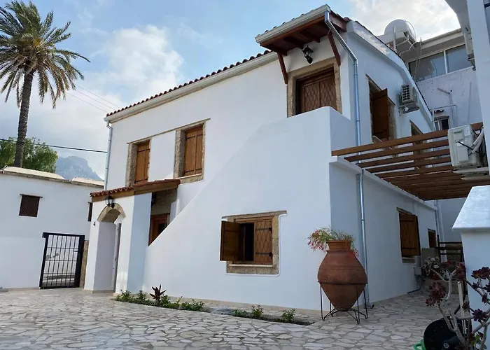 Templos Homes Κερύνεια